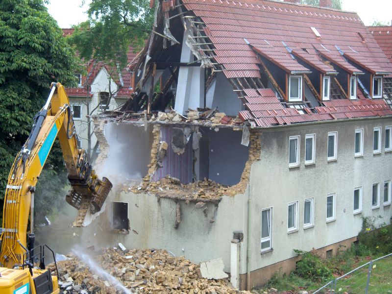 8 Cuidados Antes de Iniciar uma Demolição Residencial