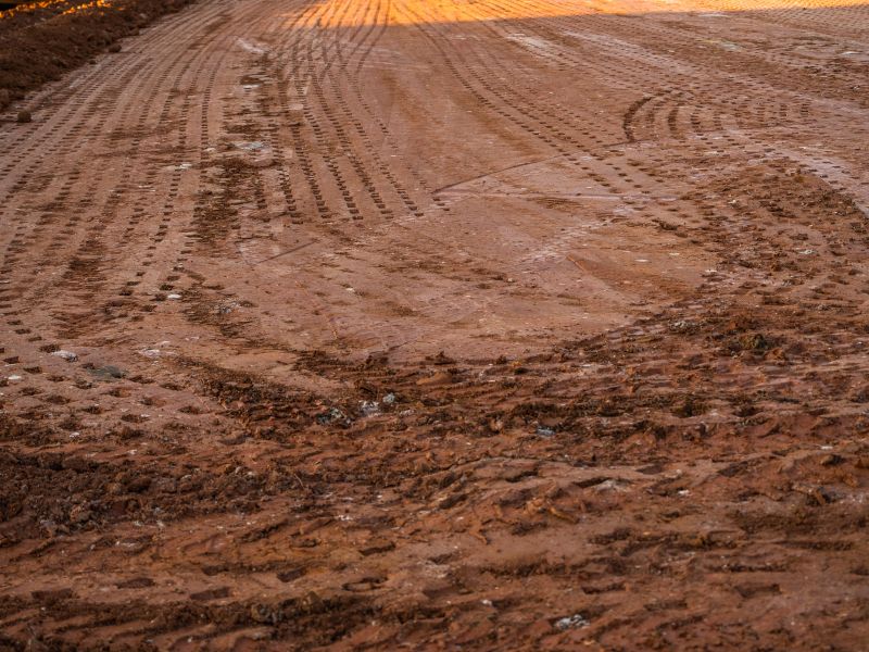 Compactação de Solo Mecanizada vs Manual, Qual Escolher